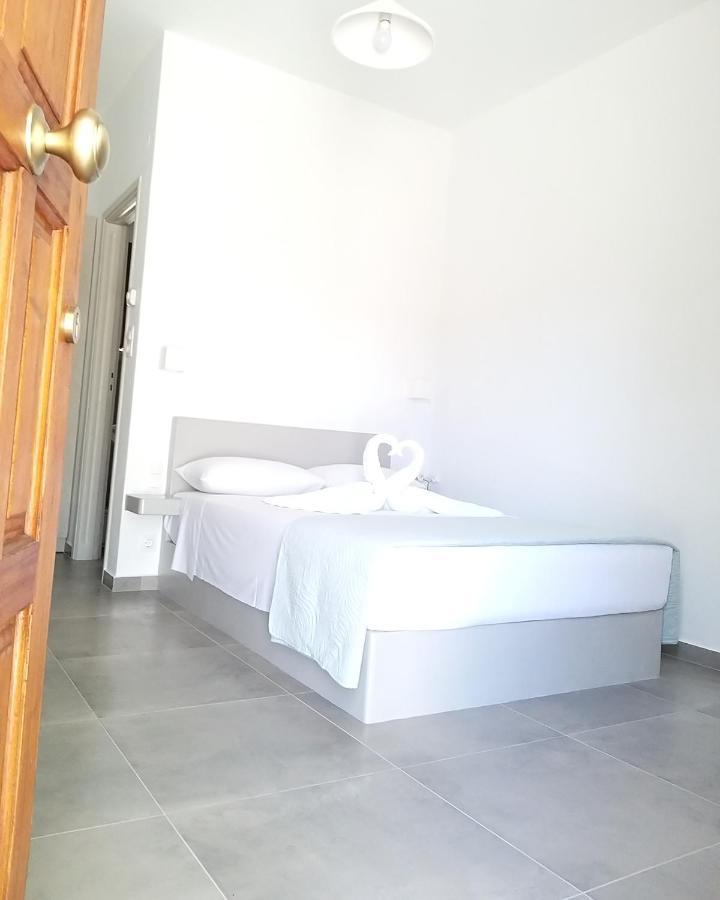 Mavrikou Helen Apartments Skyros Bagian luar foto
