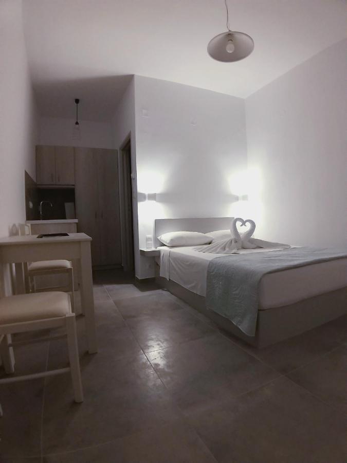 Mavrikou Helen Apartments Skyros Bagian luar foto
