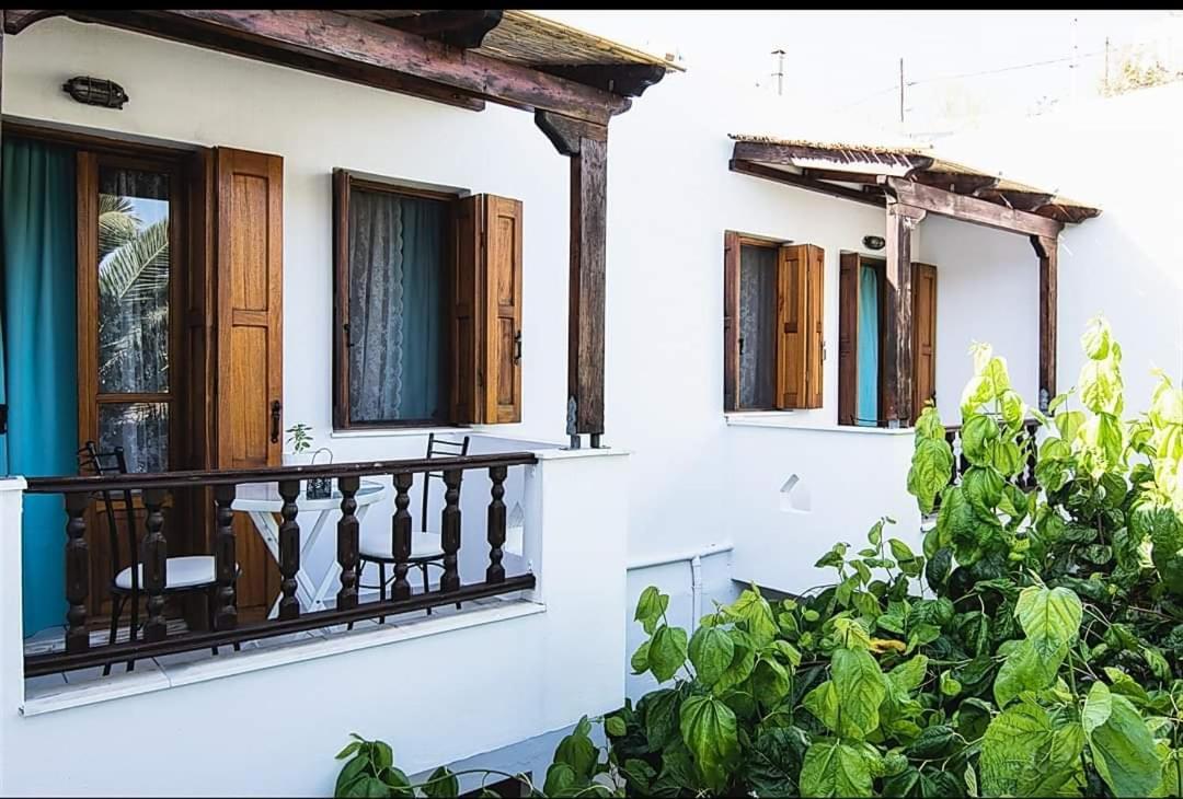 Mavrikou Helen Apartments Skyros Bagian luar foto