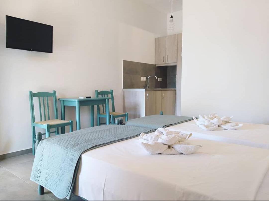 Mavrikou Helen Apartments Skyros Bagian luar foto